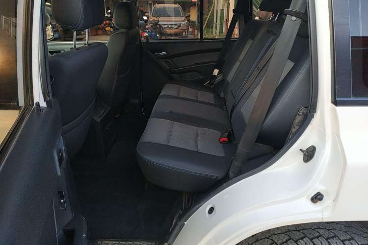 Used Leopaard Q6 2015 2.4L Manual 4x4 Excellence Edition Left Rear Seat