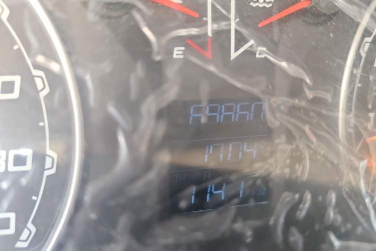 Used Leopaard Q6 2015 2.4L Manual 4x4 Excellence Edition Odometer Close Up