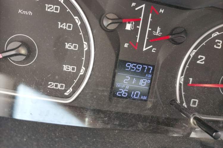 Used Leopaard Q6 2015 2.4L Manual 4x4 Excellence Edition Odometer Close Up