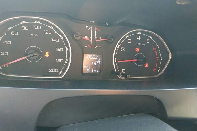 Used Leopaard Q6 2015 2.4L Manual 4x4 Excellence Edition Odometer Close Up