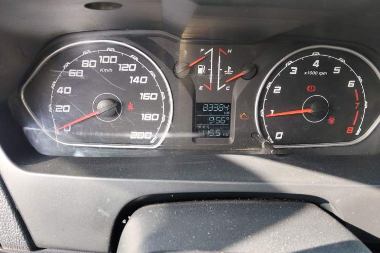 Used Leopaard Q6 2015 2.4L Manual Two-Wheel-Drive Elite Model Odometer Close Up