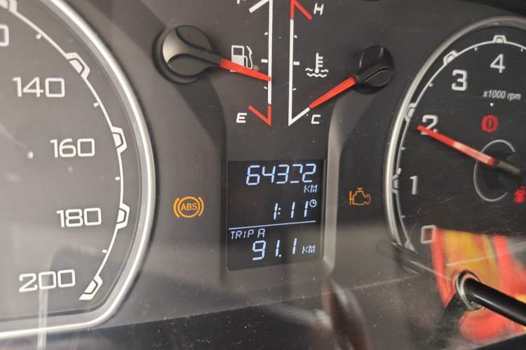 Used Leopaard Q6 2015 2.4L Manual 4x4 Excellence Edition Odometer Close Up