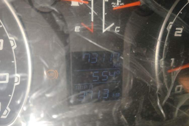 Used Leopaard Q6 2015 2.4L Manual 4x4 Excellence Edition Odometer Close Up