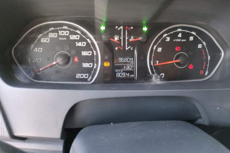 Used Leopaard Q6 2015 2.4L Manual Two-Wheel-Drive Elite Model Odometer Close Up