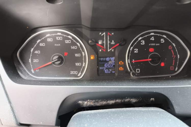 Used Leopaard Q6 2015 2.4L Manual 4x4 Excellence Edition Odometer Close Up