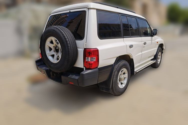 Used Leopaard Q6 2015 2.4L Manual 4x4 Excellence Edition Rear Right 45 Deg