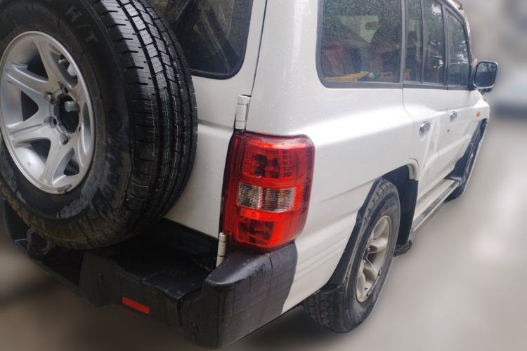 Used Leopaard Q6 2015 2.4L Manual 4x4 Excellence Edition Rear Right 45 Deg