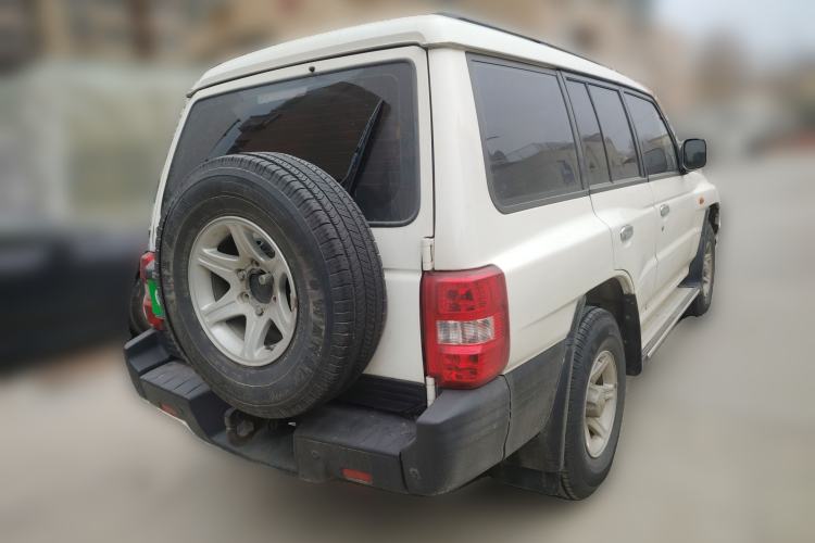 Used Leopaard Q6 2015 2.4L Manual 4x4 Excellence Edition Rear Right 45 Deg