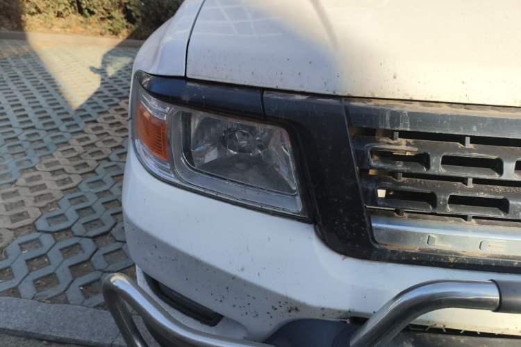 Used Leopaard Q6 2015 2.4L Manual 4x4 Excellence Edition Right Front Headlight