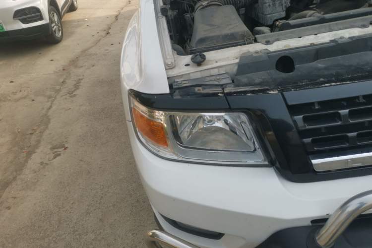 Used Leopaard Q6 2015 2.4L Manual 4x4 Excellence Edition Right Front Headlight