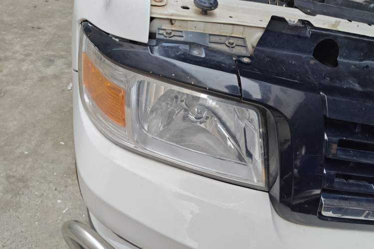Used Leopaard Q6 2015 2.4L Manual 4x4 Excellence Edition Right Front Headlight