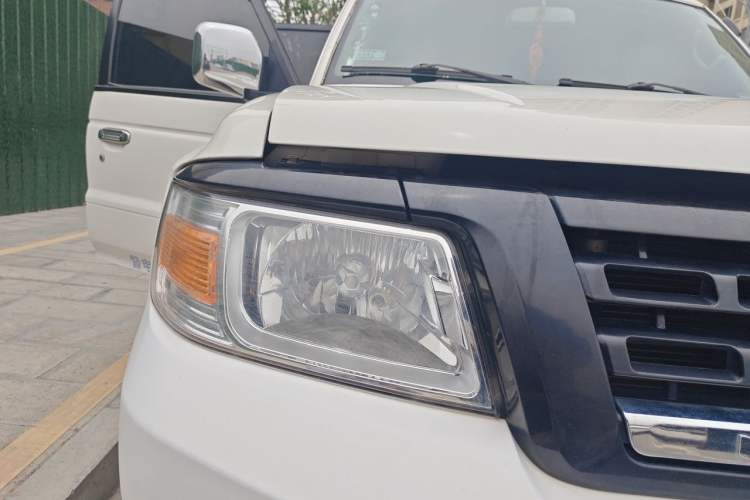 Used Leopaard Q6 2015 2.4L Manual 4x4 Excellence Edition Right Front Headlight
