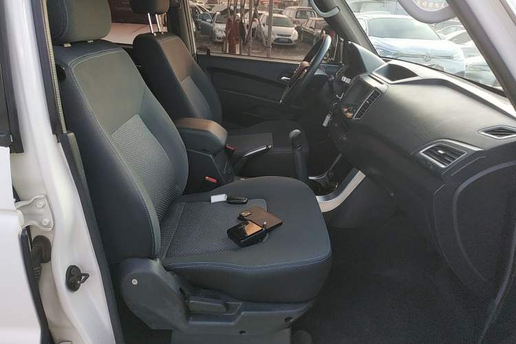 Used Leopaard Q6 2015 2.4L Manual 4x4 Excellence Edition Right Front Seat