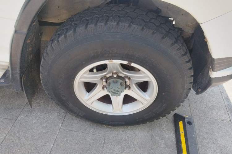 Used Leopaard Q6 2015 2.4L Manual Two-Wheel-Drive Elite Model Right Front Wheel Hub