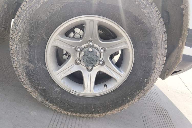 Used Leopaard Q6 2015 2.4L Manual Two-Wheel-Drive Elite Model Right Front Wheel Hub