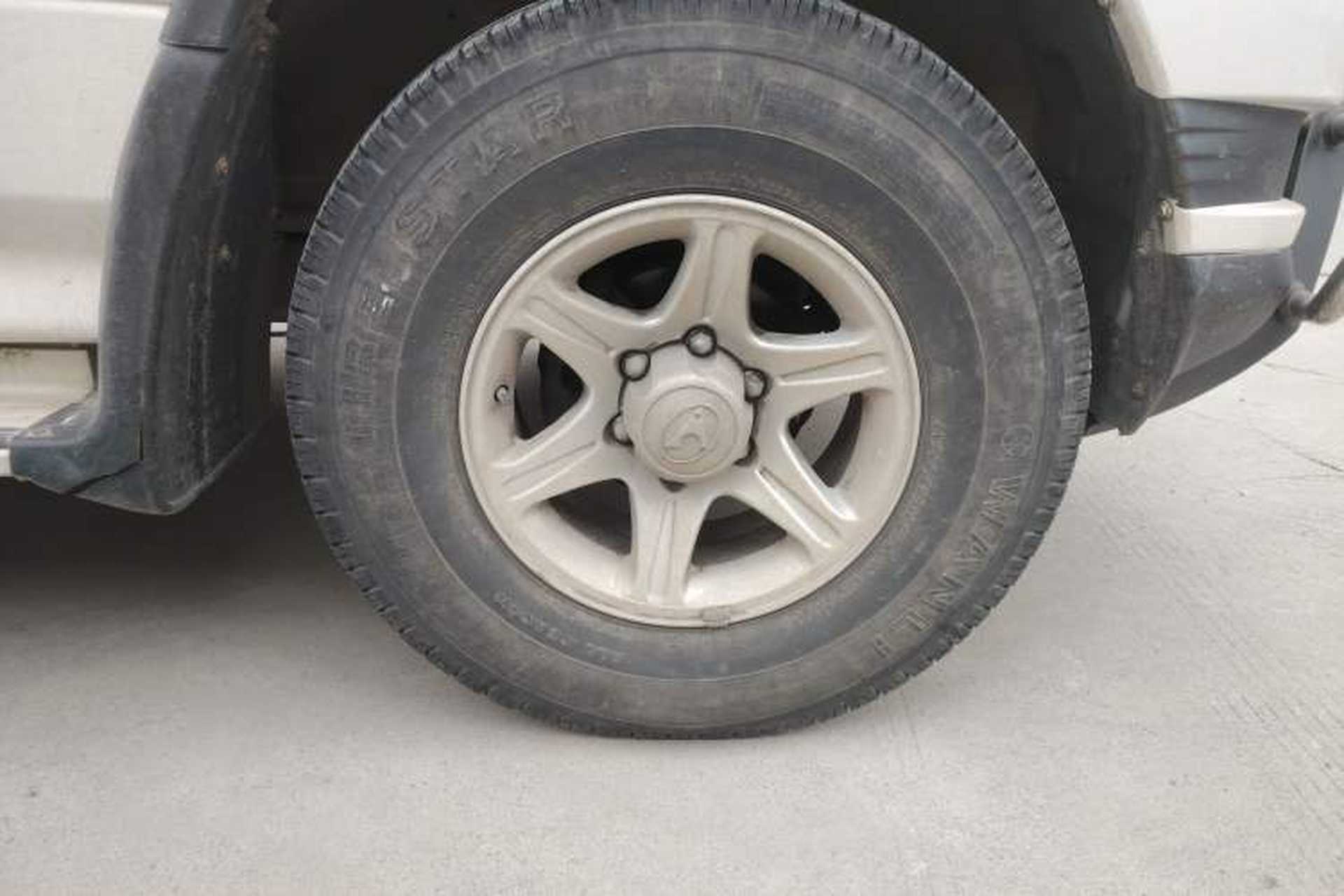 Used Leopaard Q6 2015 2.4L Manual 4x4 Excellence Edition Right Front Wheel Hub