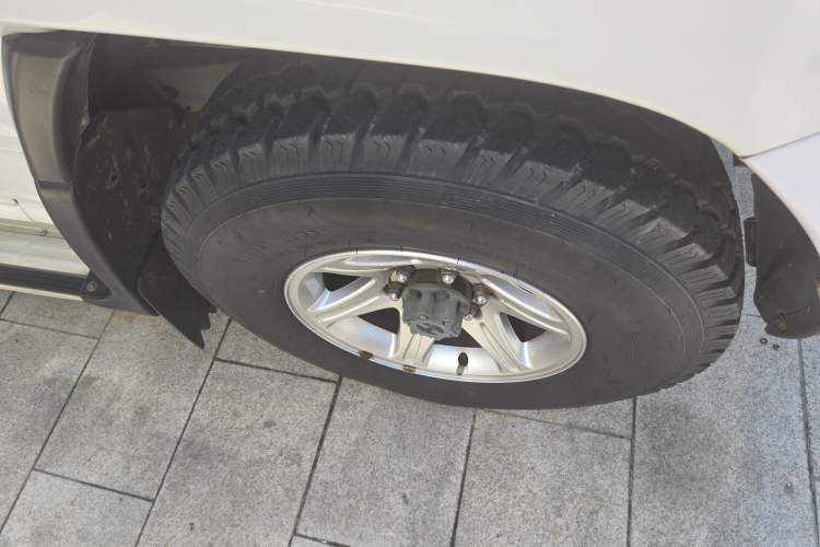 Used Leopaard Q6 2015 2.4L Manual Two-Wheel-Drive Elite Model Right Front Wheel Hub