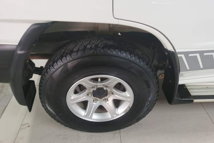 Used Leopaard Q6 2015 2.4L Manual 4x4 Excellence Edition Right Rear Wheel Hub