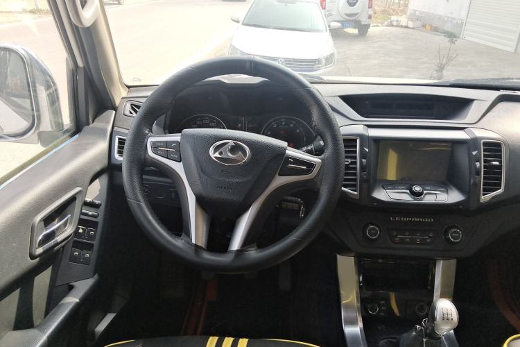 Used Leopaard Q6 2015 2.4L Manual 4x4 Excellence Edition Steering Wheel