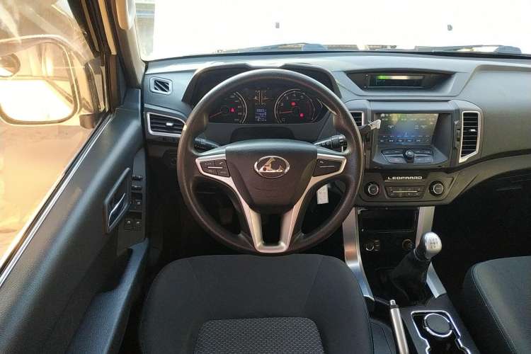 Used Leopaard Q6 2015 2.4L Manual 4x4 Excellence Edition Steering Wheel