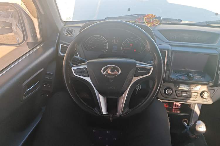 Used Leopaard Q6 2015 2.4L Manual 4x4 Excellence Edition Steering Wheel