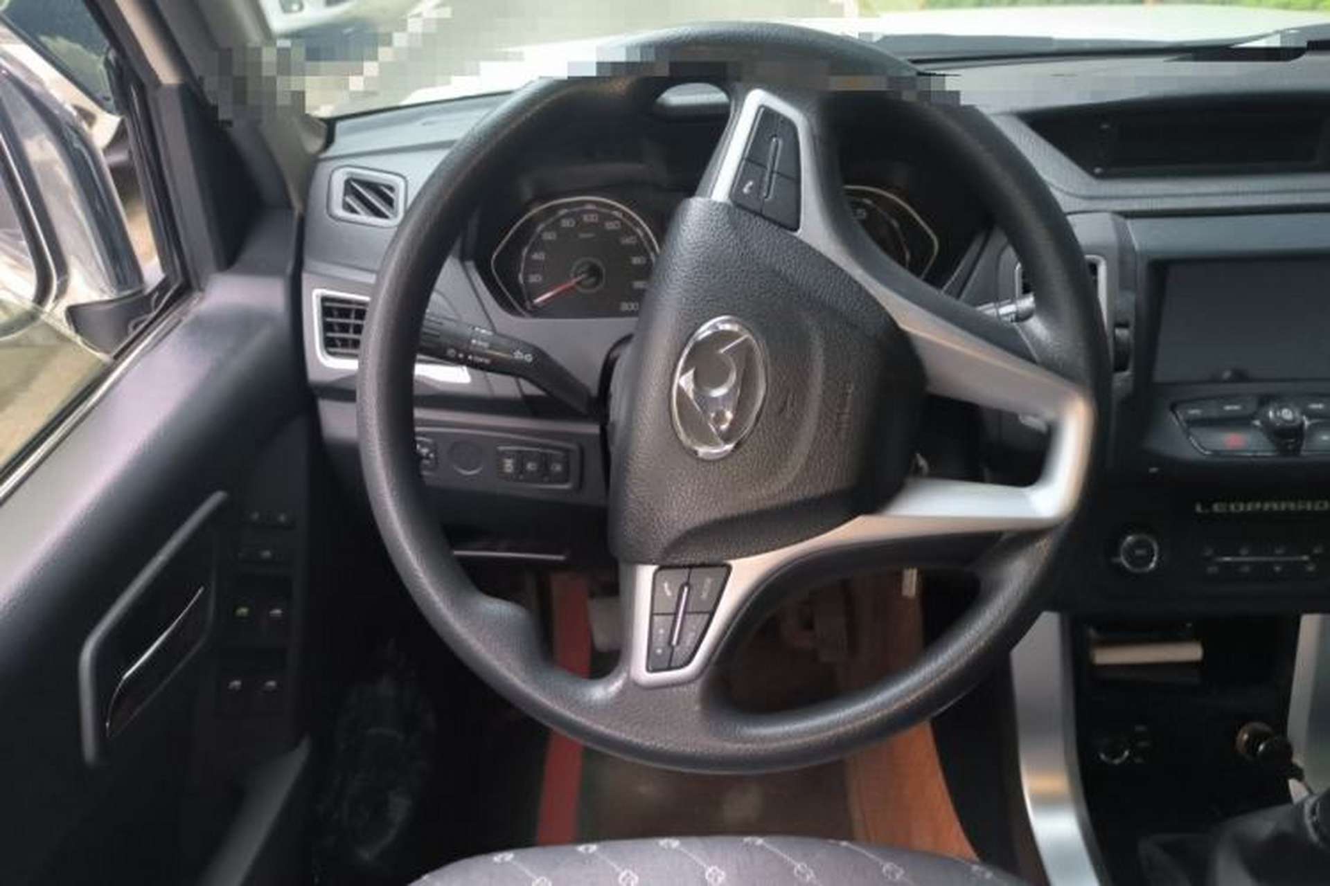 Used Leopaard Q6 2015 2.4L Manual 4x4 Excellence Edition Steering Wheel