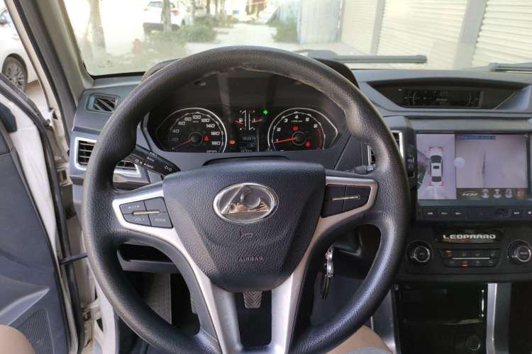 Used Leopaard Q6 2015 2.4L Manual Two-Wheel-Drive Elite Model Steering Wheel