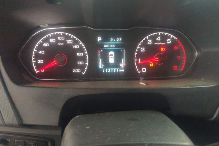 Used Leopaard Q6 2017 2.0T Automatic Two-Wheel Drive Odometer Close Up