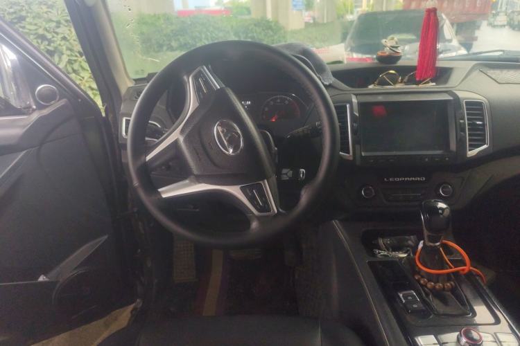 Used Leopaard Q6 2017 2.0T Automatic Two-Wheel Drive Steering Wheel