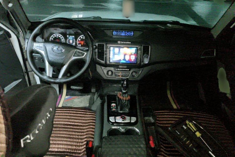 Used Leopaard Q6 2017 2.0T Automatic All-Wheel Drive Center Console