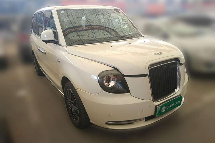 Used LEVC LX 2021 Model, Range-Extended Basic Model Front Right 45 Deg