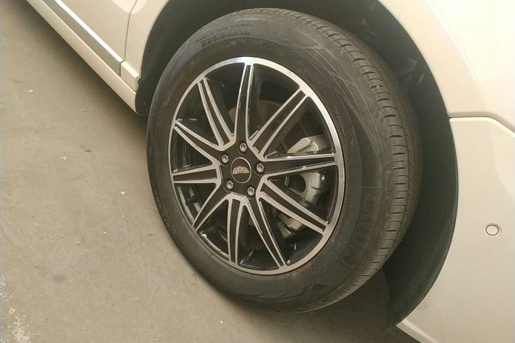 Used LEVC LX 2021 Model, Range-Extended Basic Model Right Front Wheel Hub