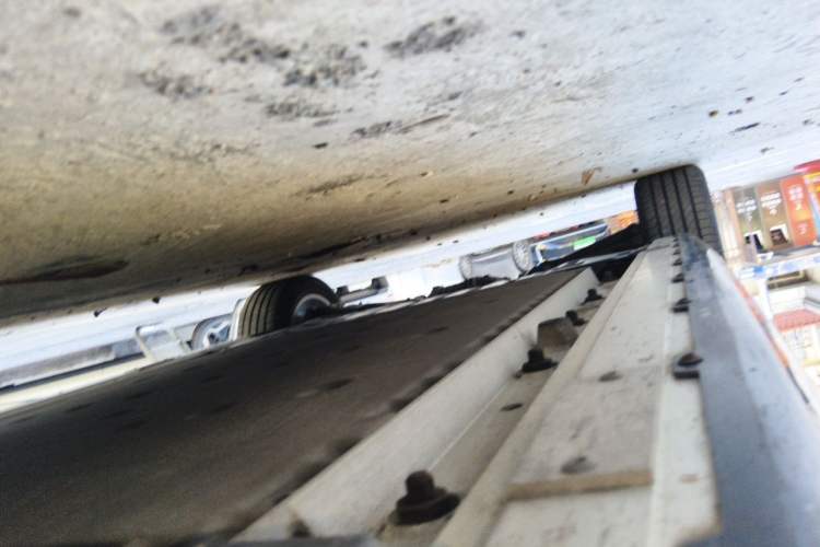 Used LEVC TX 2022 TX5 All-Electric Urban Living Room Edition Chassis Front Right