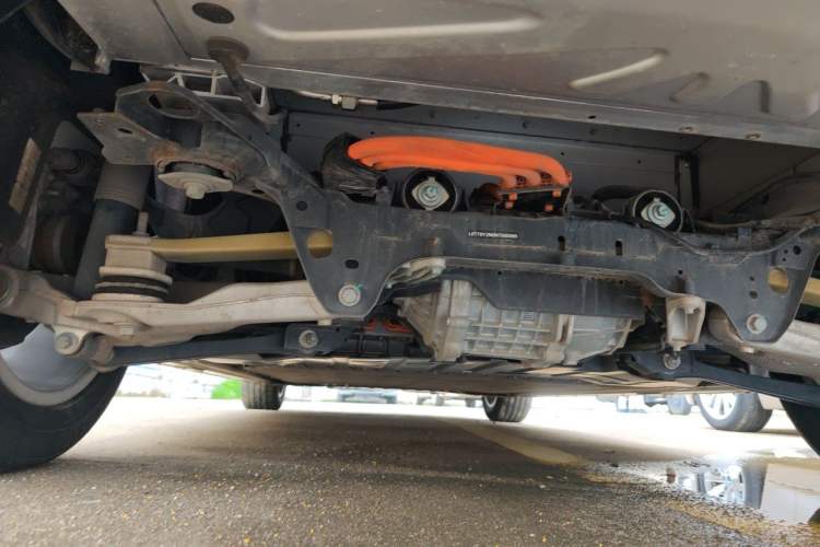 Used LEVC TX 2022 TX5 All-Electric Urban Living Room Edition Chassis Rear