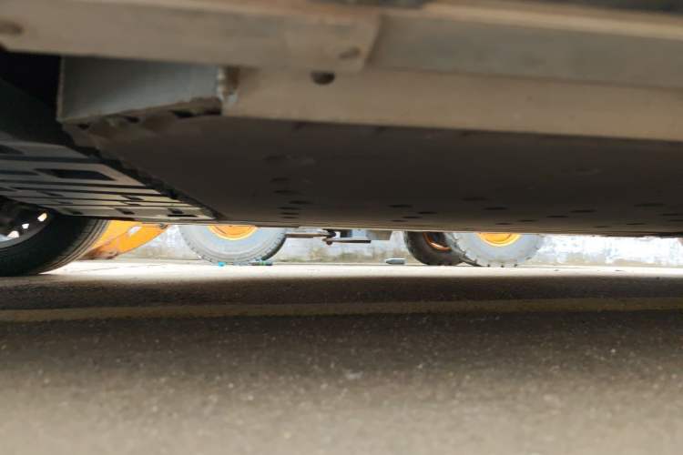 Used LEVC TX 2022 TX5 All-Electric Urban Living Room Edition Chassis Rear Right