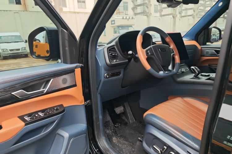 Used LEVC TX 2022 TX5 All-Electric Urban Living Room Edition Driver Seat