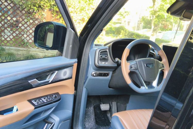 Used LEVC TX 2022 TX5 All-Electric Urban Living Room Edition Driver Seat