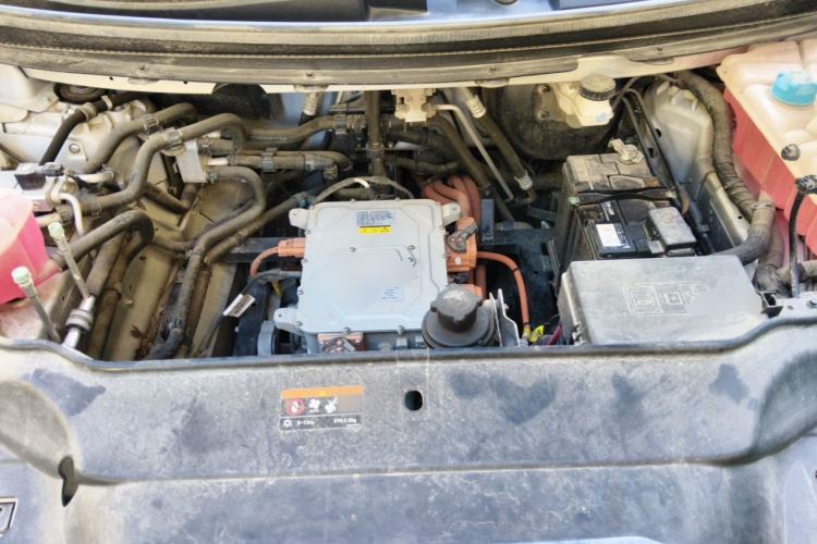 Used LEVC TX 2022 TX5 All-Electric Urban Living Room Edition Engine Bay