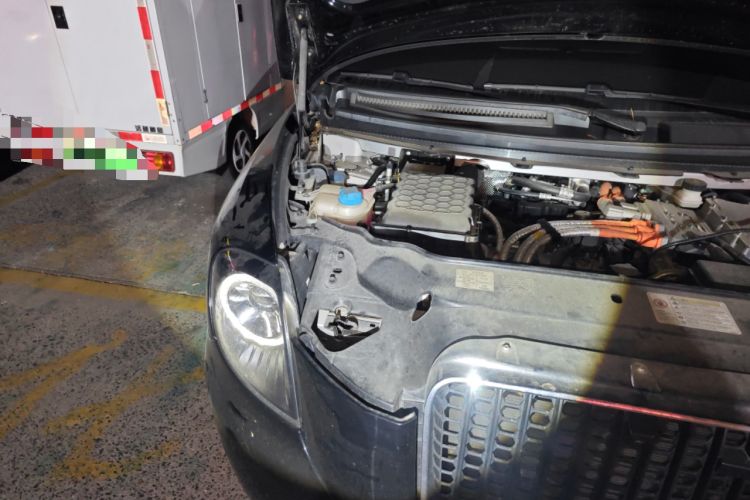 Used LEVC TX 2022 TX5 Extended-Range Space Enjoyment Edition Engine Bay Right