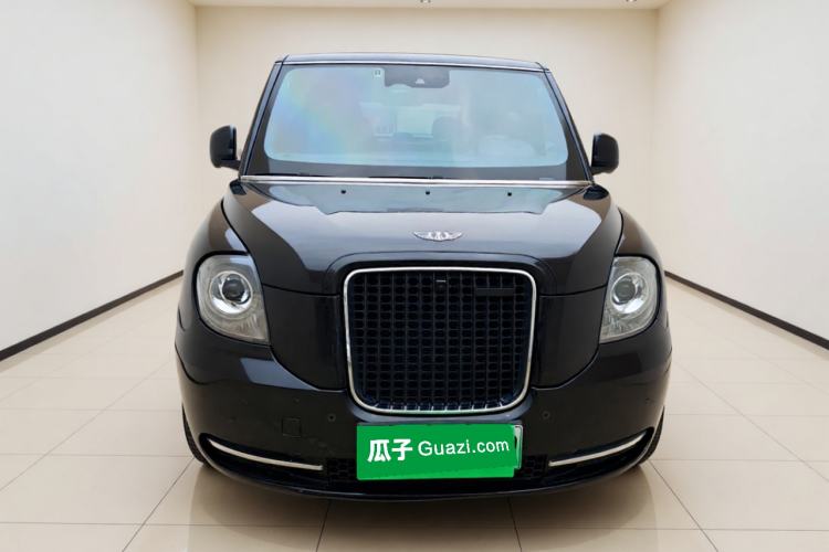 Used LEVC TX 2022 TX5 All-Electric Urban Living Room Edition Front
