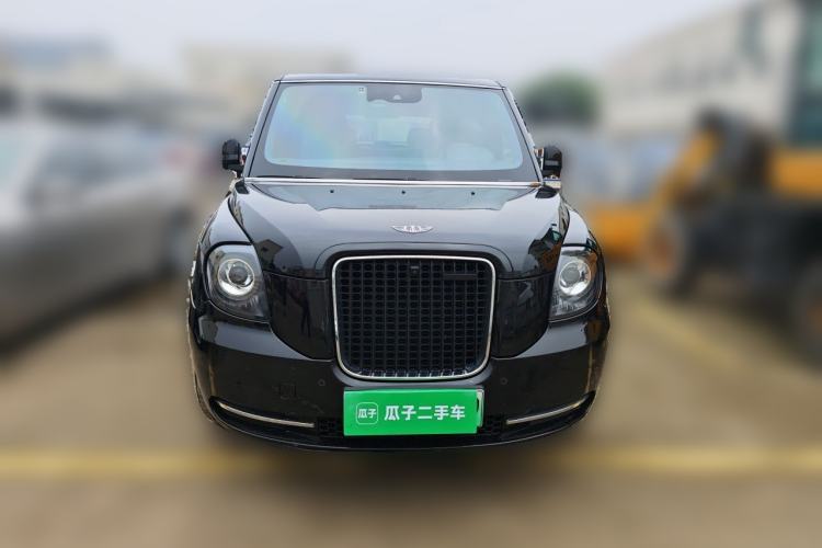 Used LEVC TX 2022 TX5 All-Electric Urban Living Room Edition Front