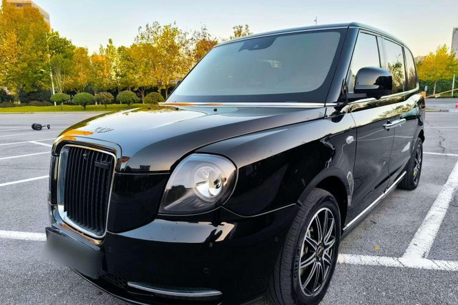 Used LEVC TX 2022 TX5 Extended-Range Space Enjoyment Edition Front Left 45 Deg