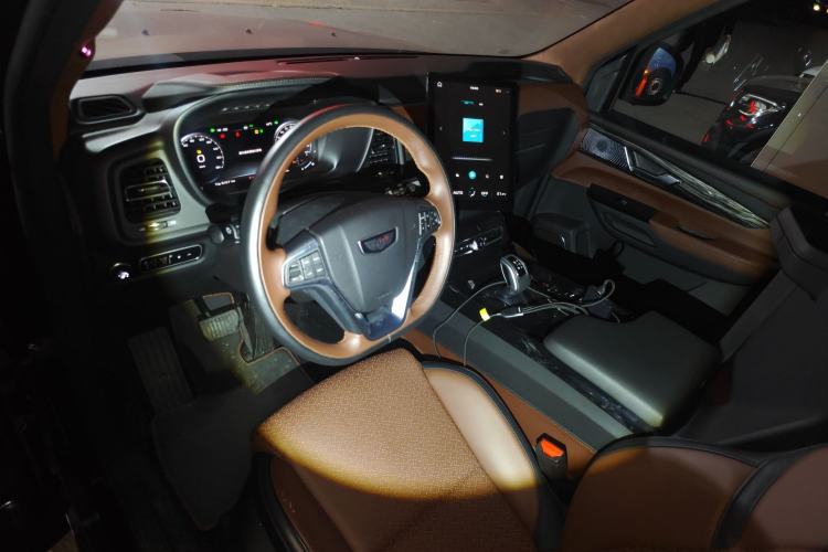 Used LEVC TX 2022 TX5 Extended-Range Space Enjoyment Edition Interior 2