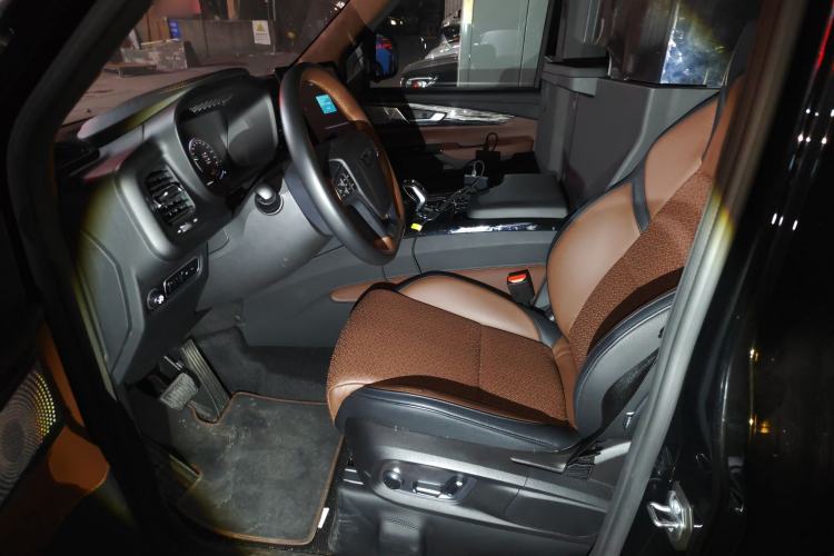 Used LEVC TX 2022 TX5 Extended-Range Space Enjoyment Edition Left Front Seat