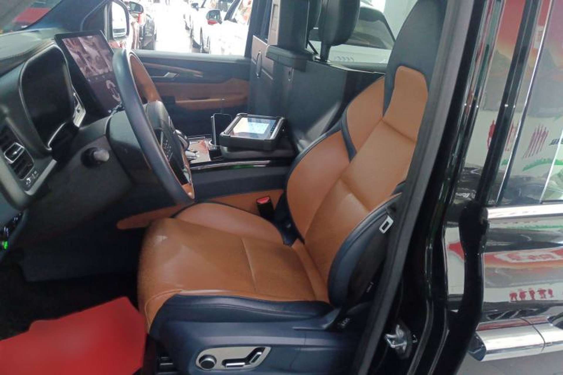 Used LEVC TX 2022 TX5 Extended-Range Space Enjoyment Edition Left Front Seat