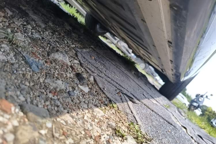 Used LEVC TX 2022 TX5 Extended-Range Urban Living Room Edition Left Side Sill
