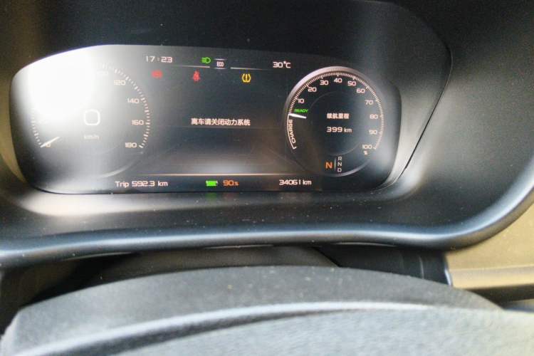 Used LEVC TX 2022 TX5 All-Electric Urban Living Room Edition Odometer Close Up
