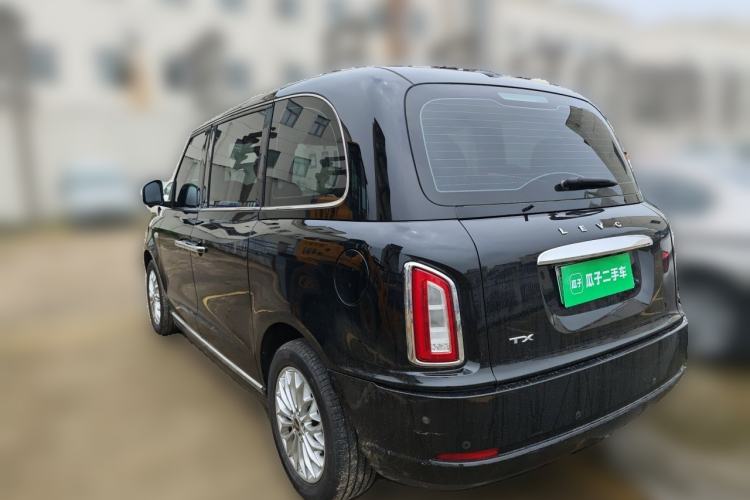 Used LEVC TX 2022 TX5 All-Electric Urban Living Room Edition Rear Left 45 Deg
