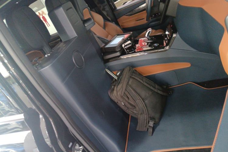 Used LEVC TX 2022 TX5 Extended-Range Space Enjoyment Edition Right Front Seat