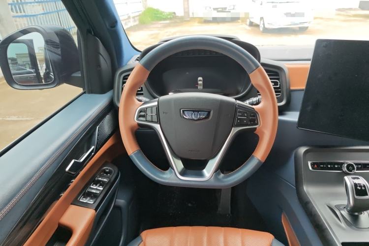 Used LEVC TX 2022 TX5 All-Electric Urban Living Room Edition Steering Wheel